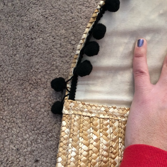 Women’s Clutch - Picture 6 of 9